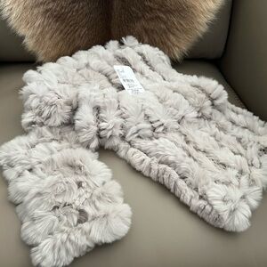 NWT AVA/KRIS Luxurious Real Rabbit Fur Infinity Scarf & Thumb Mittens Set